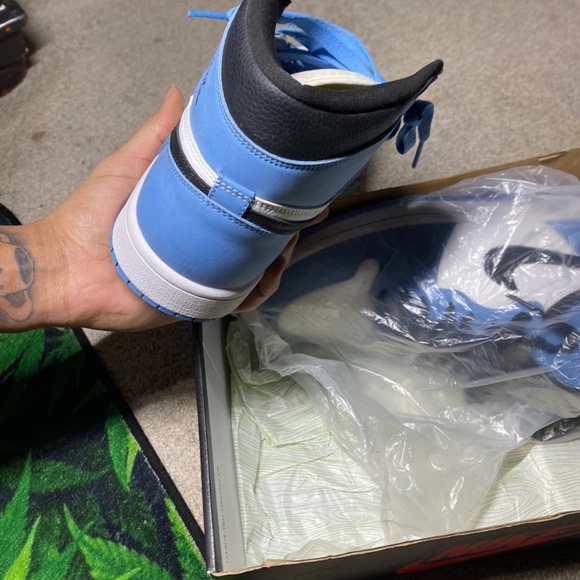 Nike Air Jordan 1 High OG 'University Blue' - Picture 6 of 6